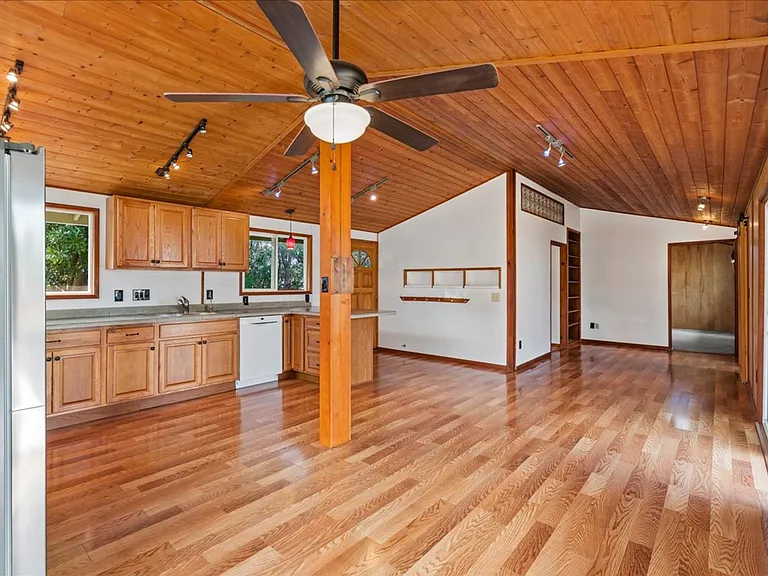 31 Hapapa Rd #B — Photo 8