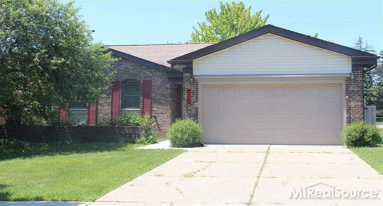 3 bed, 2.0 bath, 1625 sqft, $2,700 — Photo 1