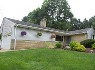 106 Johnston Rd, Upper Saint Clair, PA 15241