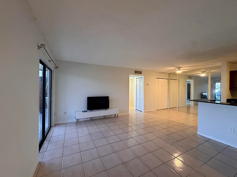 809 NE 199th St #105-7 — Photo 22