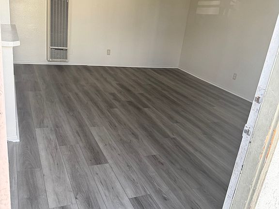 4th image of 272 W 8th St APT 31