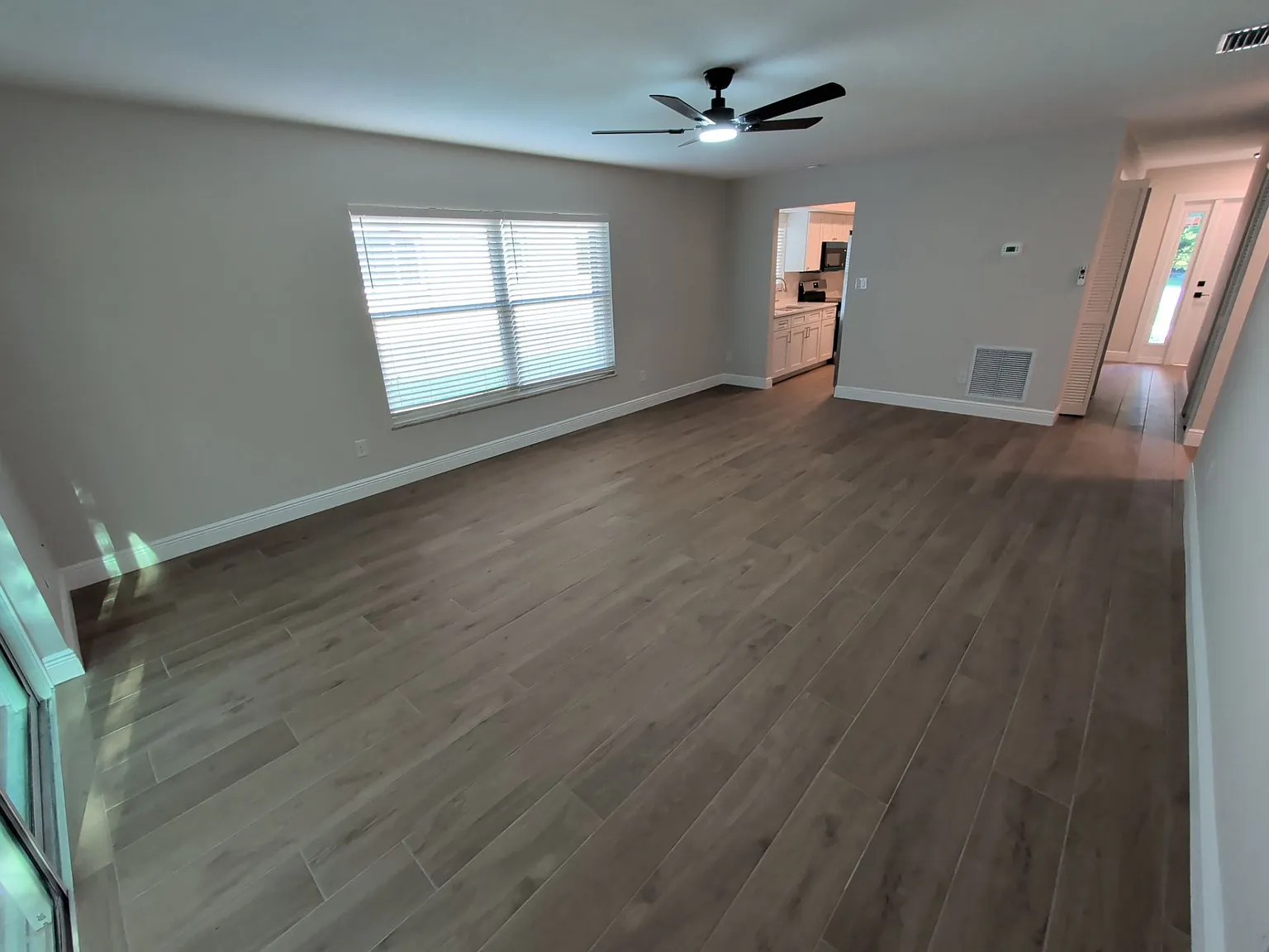 Studio, 2.0 bath, 1042 sqft, $1,450 — Photo 2