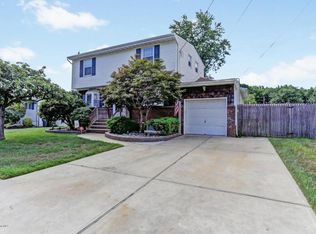 47 Lafayette Dr, Hazlet, NJ 07730