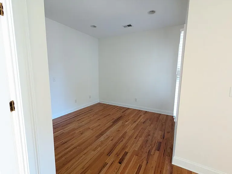 2944 Old Pond Rd — Photo 12