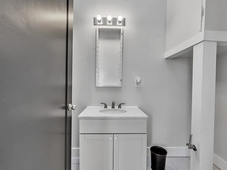 1319 W Fayette St — Photo 13