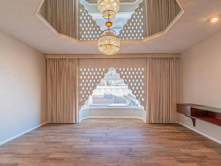 Dining room bay window