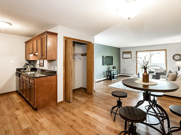 Legacy Pointe Apartments — Photo 28