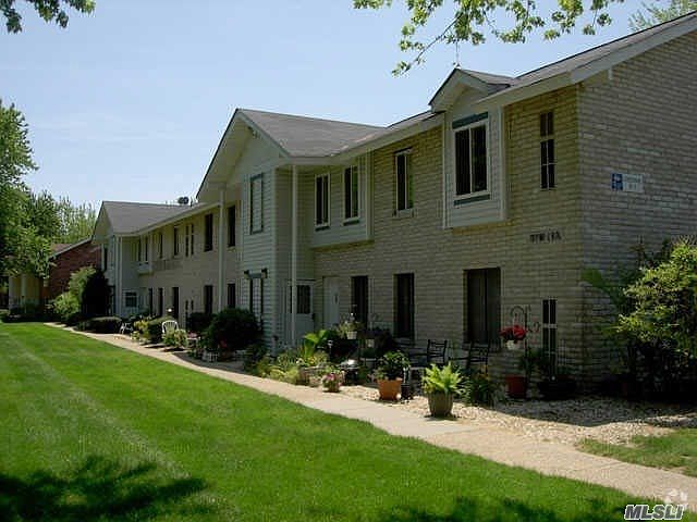 2nd image of 18 Redwood Ct