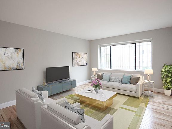 3rd image of 1031 Michigan Ave NE APT 102