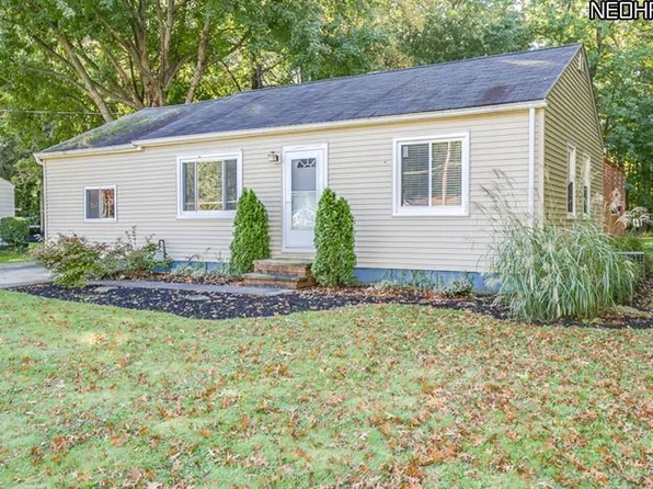 7418 Hawk Ave, Mentor, OH 44060