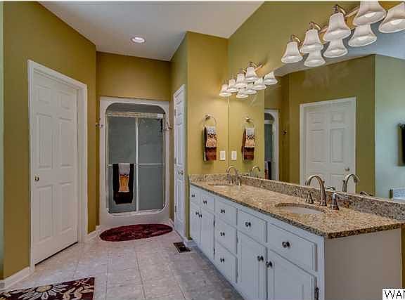 5th image of 1671 Medlar Dr
