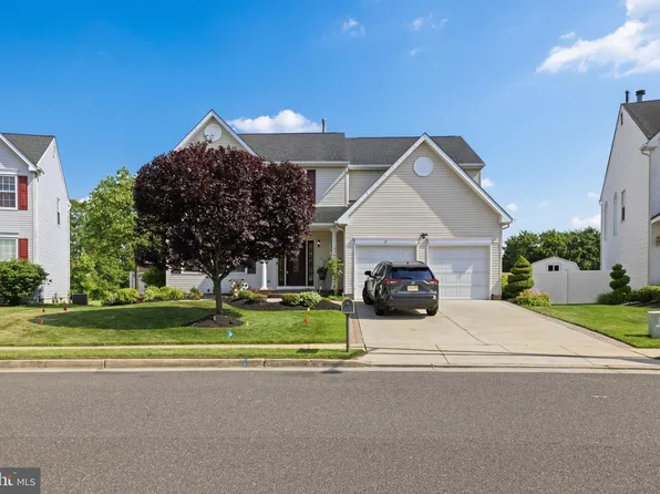 17 Paddock Rd, Marlton, NJ 08053