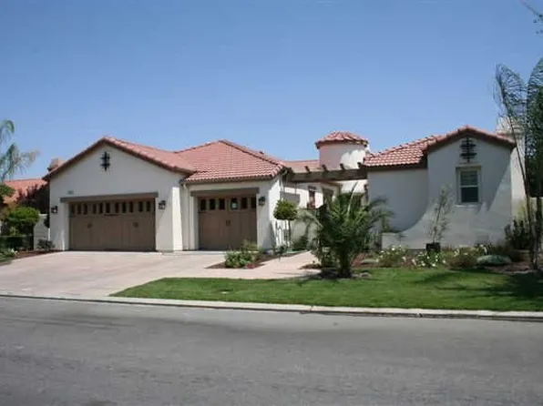 8720 Laguna Dr, Chowchilla, CA 93610