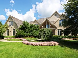 5560 Churchill Ln, Libertyville, IL 60048