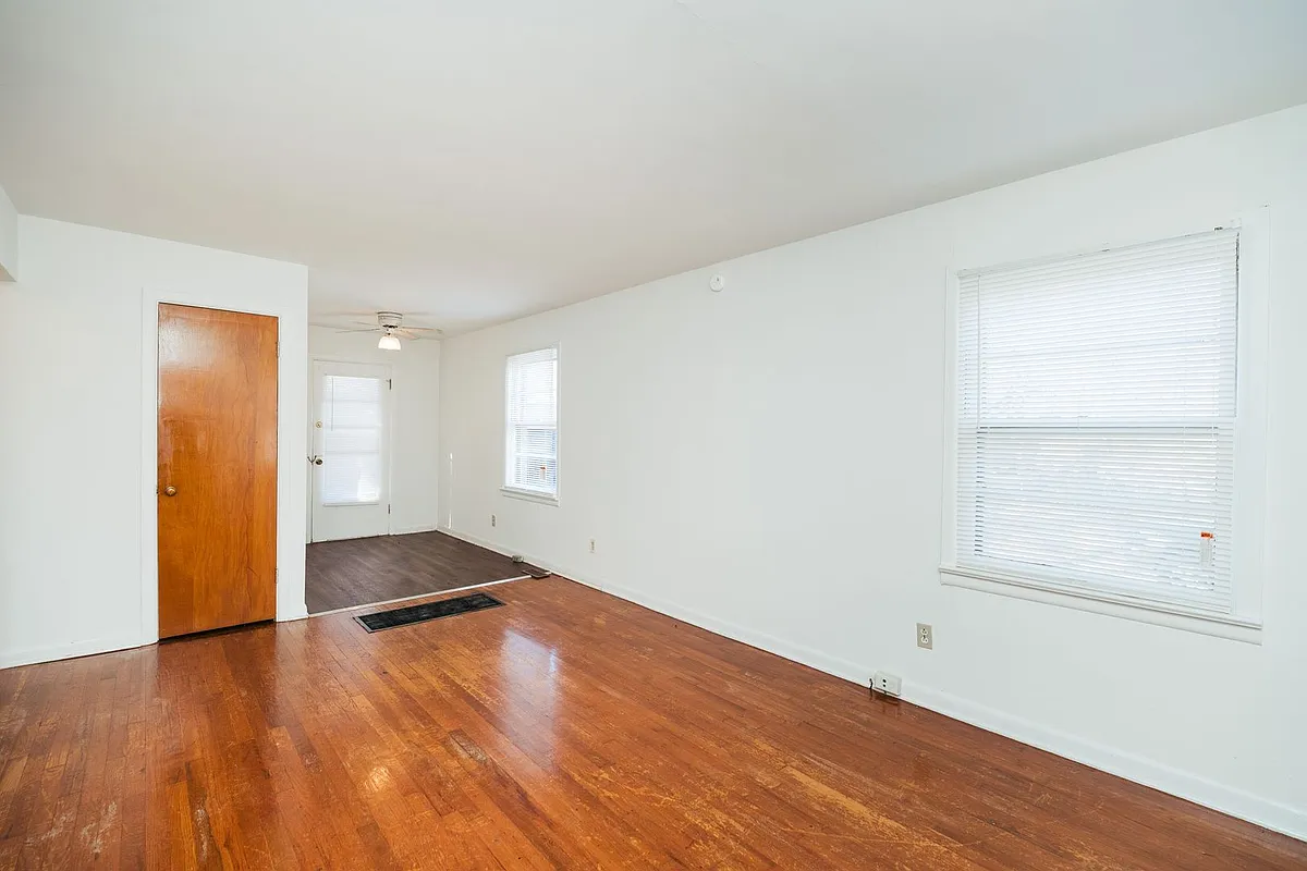 Building Photo - 323 S Weller Ave