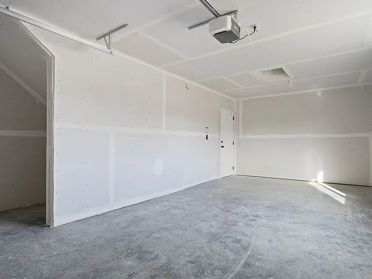 786 Peregrine Cir — Photo 28