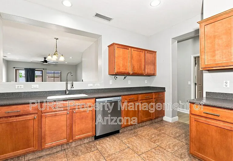 536 E Yellow Wood Ave — Photo 13