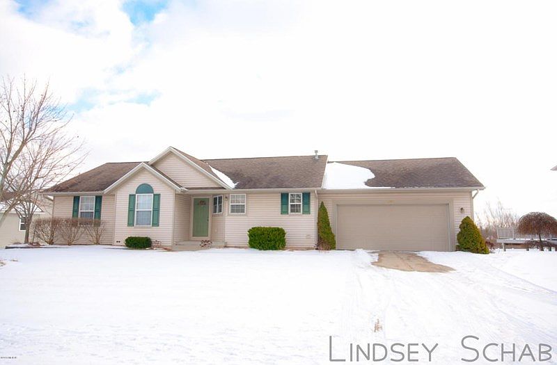 1st image of 308 Glencarin Dr NE