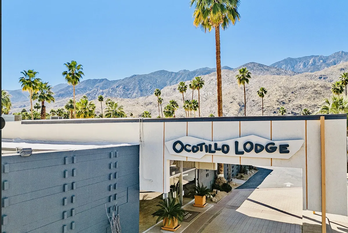 Building Photo - 1111 E Palm Canyon Dr #109
