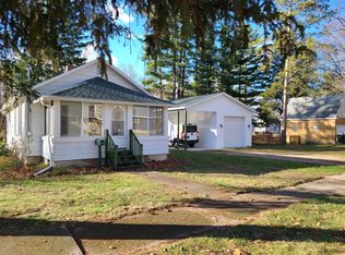 6 Randolph St, Bangor, MI 49013