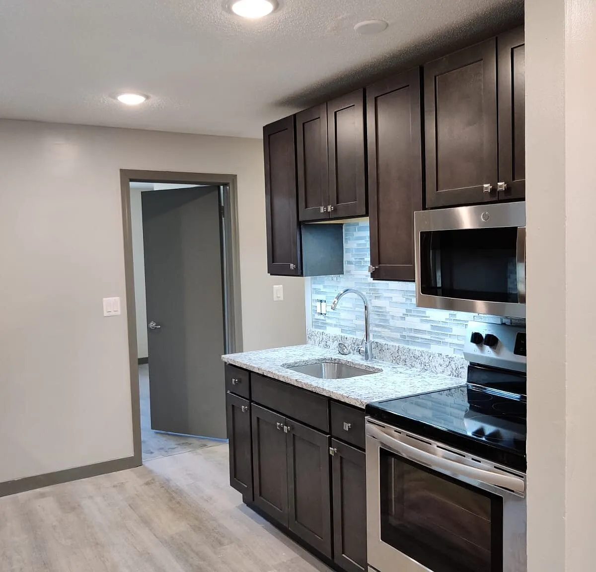 1 bed, 555 sqft, $1,600 — Photo 4