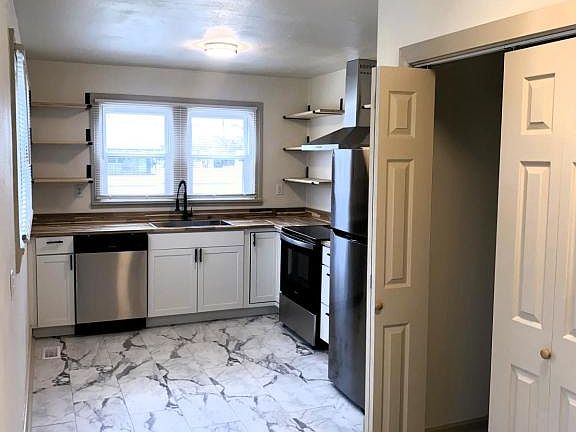 3rd image of 1514 Washington Pike