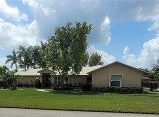 15320 SW 162nd St, Miami, FL 33187