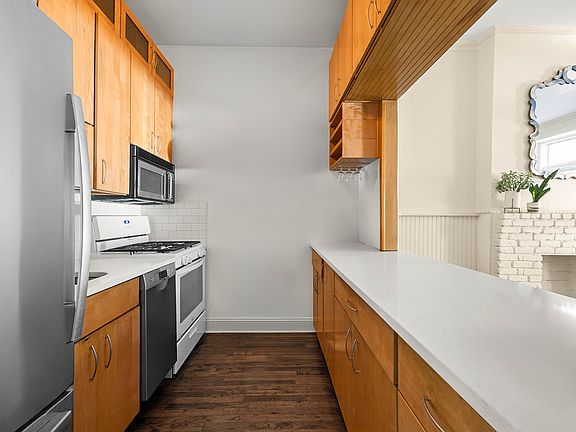 4th image of 98 Bergen St APT 2