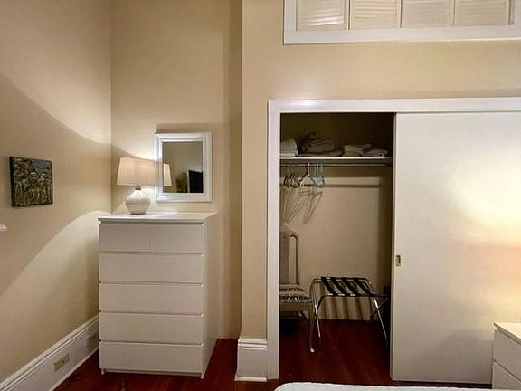 3rd image of 336 Belleville St #336
