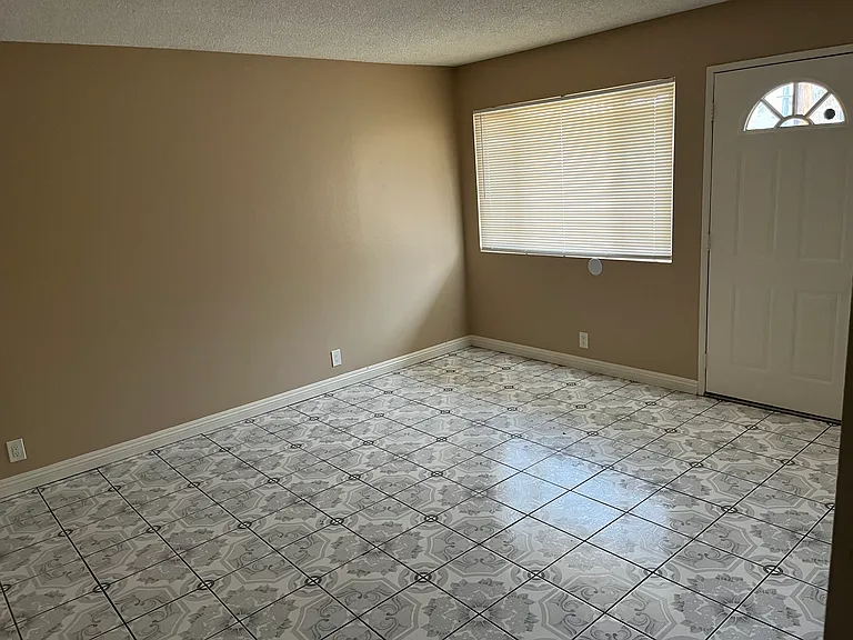 326 S Azusa Ave — Photo 6
