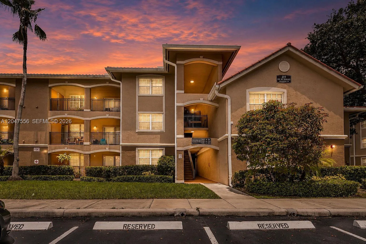 Marquesa Condo — Photo 1