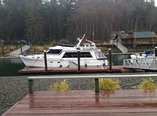 3695 Steelhead Dr, Greenbank, WA 98253