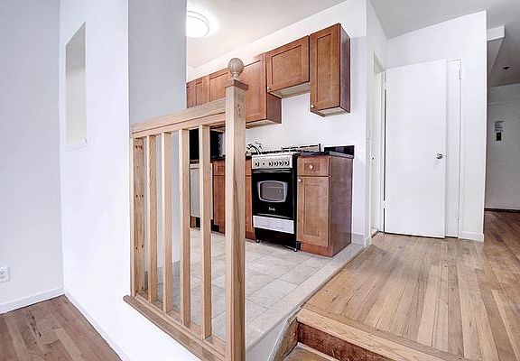 2nd image of 131 E 83rd St APT 4B