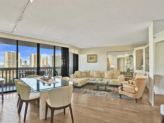 5th image of 1000 Island Blvd #1608