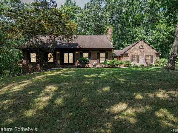 4329 Winterview, Milford, MI 48380