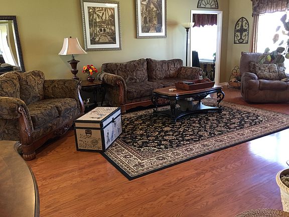 3rd image of 440 Williamsburg Dr