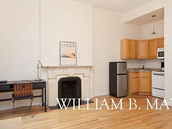 3rd image of 1014 Lexington Ave #3R