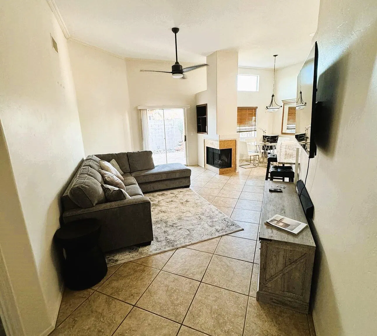 4349 E Haven Ln — Photo 4