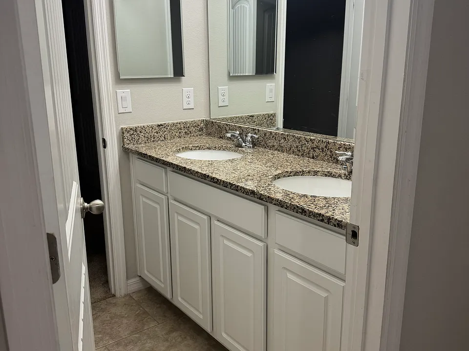 5629 SW 50th Ter