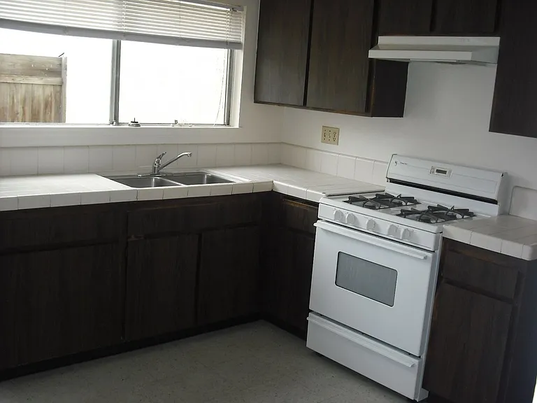1410B Friedrich Ln — Photo 9