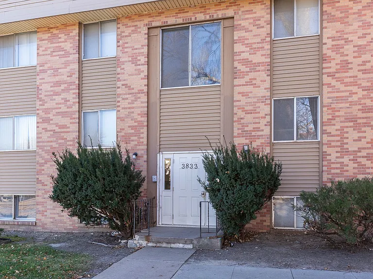3833 Cuming St — Photo 12