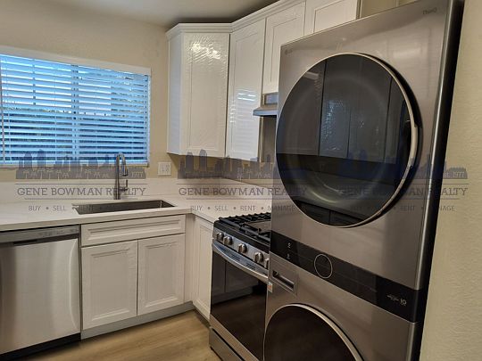 1st image of 705 B Ave APT C