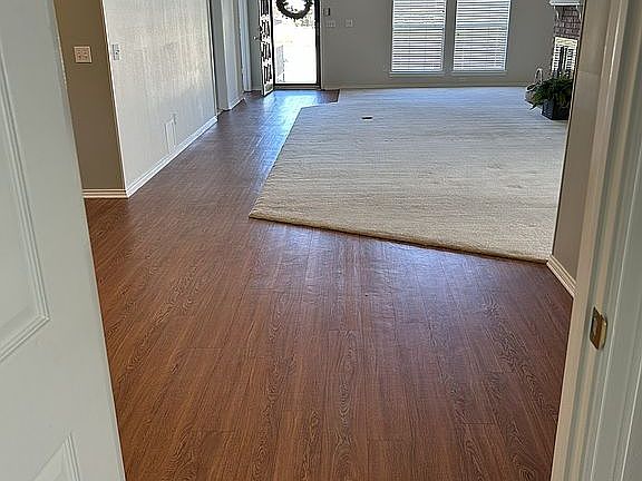 2nd image of 4220 Primrose Ln