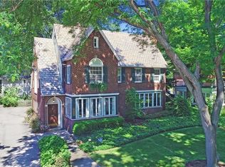 2248 Woodmere Dr, Cleveland Heights, OH
