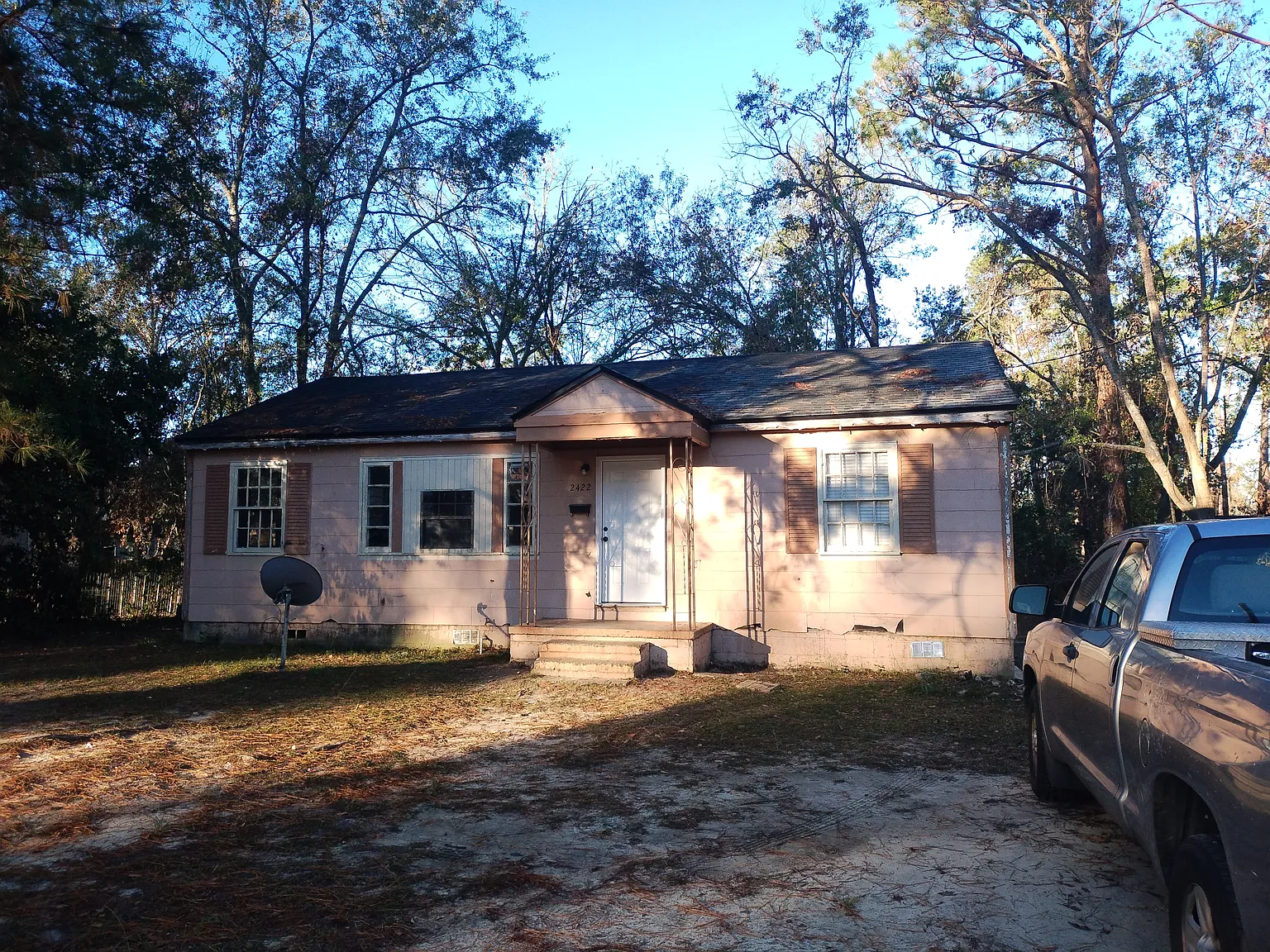 2422 Giddens Dr — Photo 1