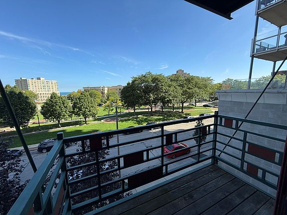2nd image of 1321 N Franklin Pl APT 3A