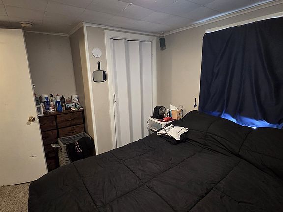 4th image of 70 Davis St