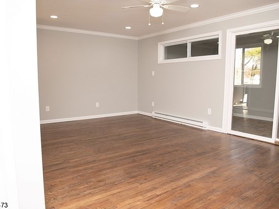 3rd image of 228 Lake Shr #A