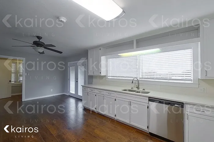 4417 Brown Ave — Photo 15