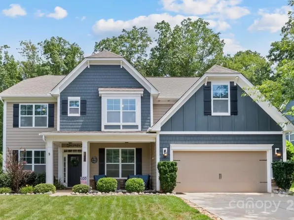 142 Canoe Pole Ln, Mooresville, NC 28117